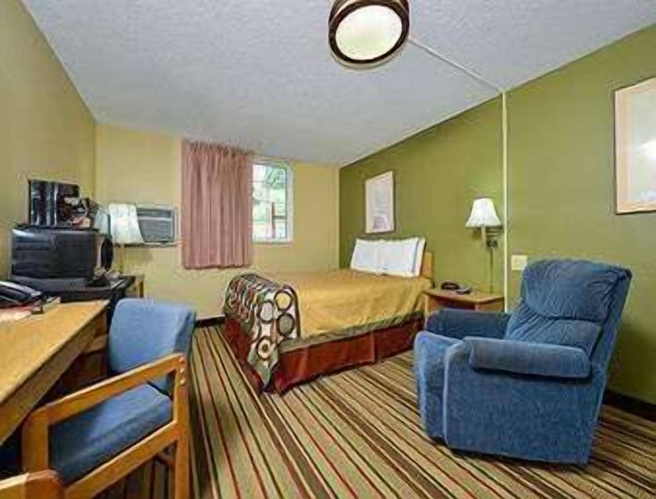 Отель Super 8 By Wyndham Minot Airport Экстерьер фото