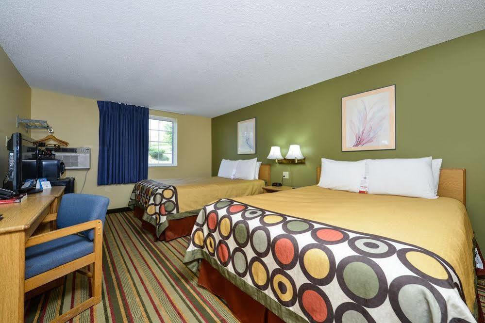 Отель Super 8 By Wyndham Minot Airport Экстерьер фото